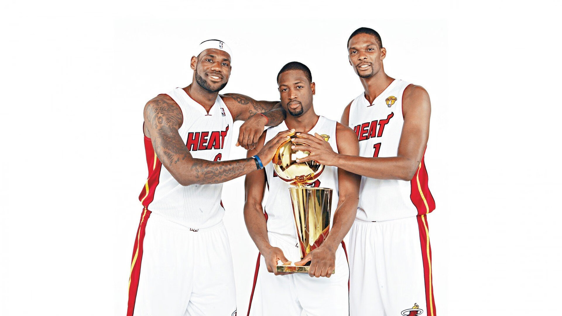 2022季后赛:库里连续三场投中10+三分,成为历史上最“狂”的远投王!